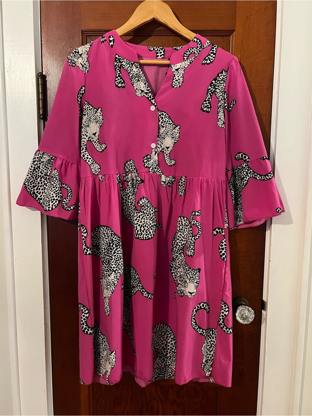 Boutique Pink Leopard Print Tiered Dress Size Medium Bell Sleeve - Picture 2 of 6